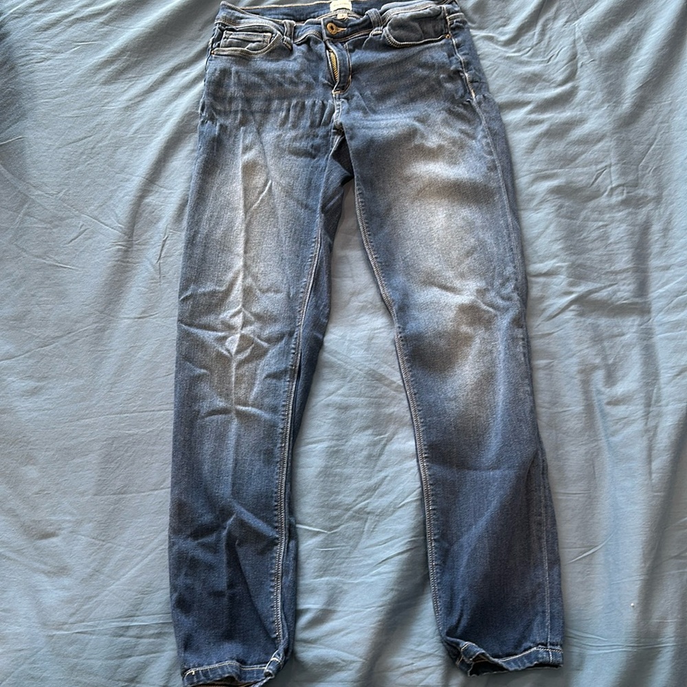 Sneak Peek stretchy capris